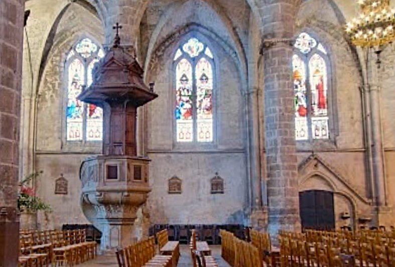 Bazas Cathédrale Saint Jean Baptiste pulpit side wall c2009