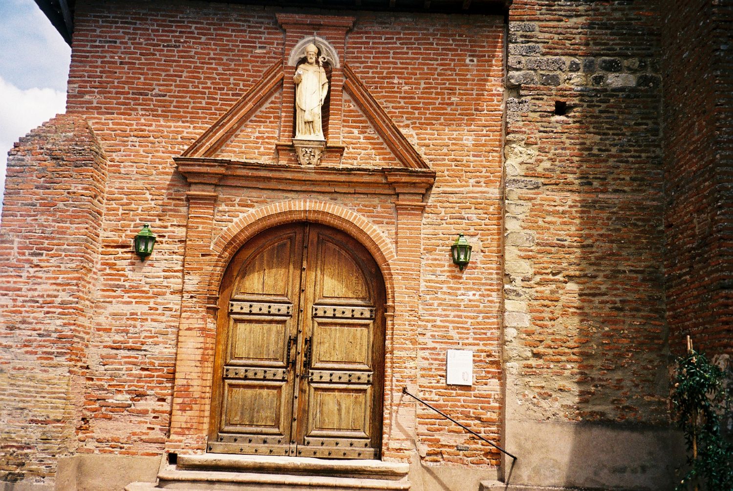 giroussens-ch-st-salvy-front-jul10