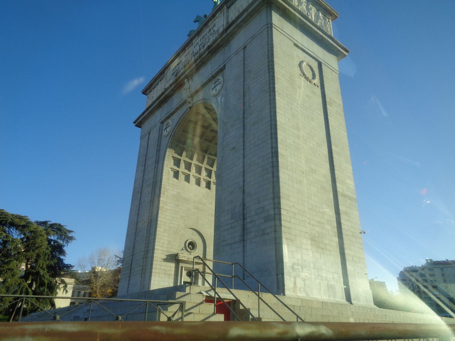 Madrid A6 enter city puerta de Moncloa closeup dec24