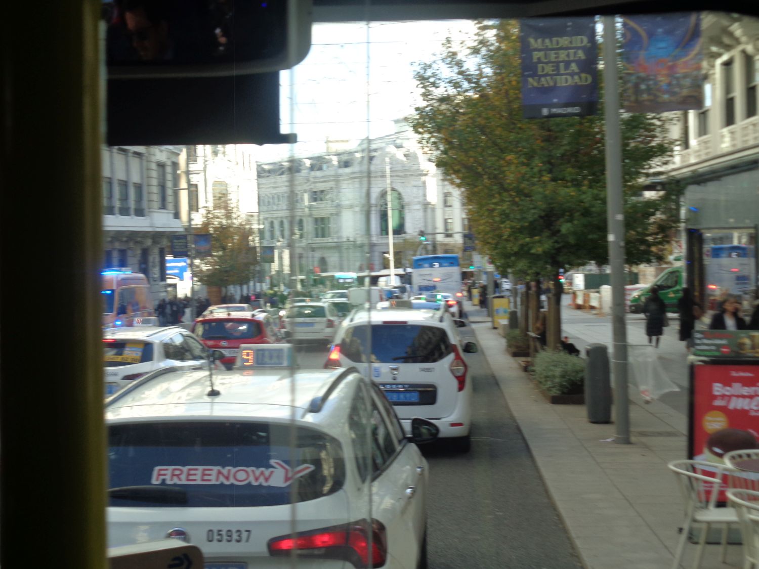 Madrid bus 001 calle de la Princesa on calle de Alcalà dec24