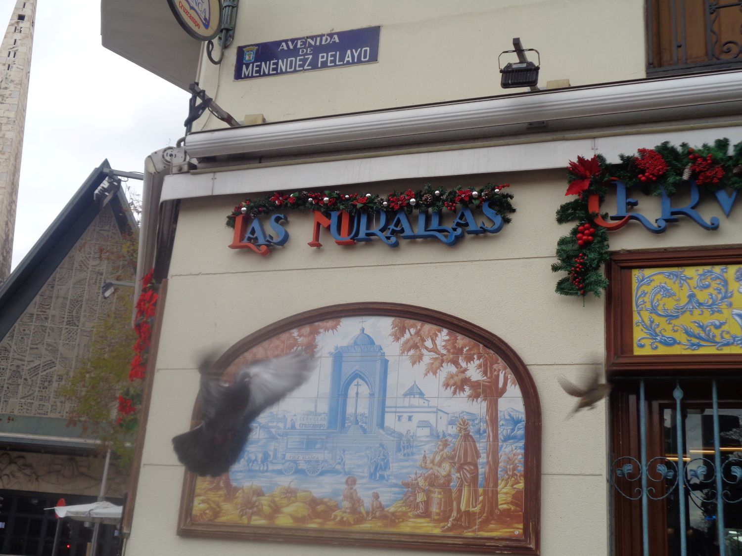 Madrid cerveceria Cruz Blanca las murallas and ch santisima sacramento dec24