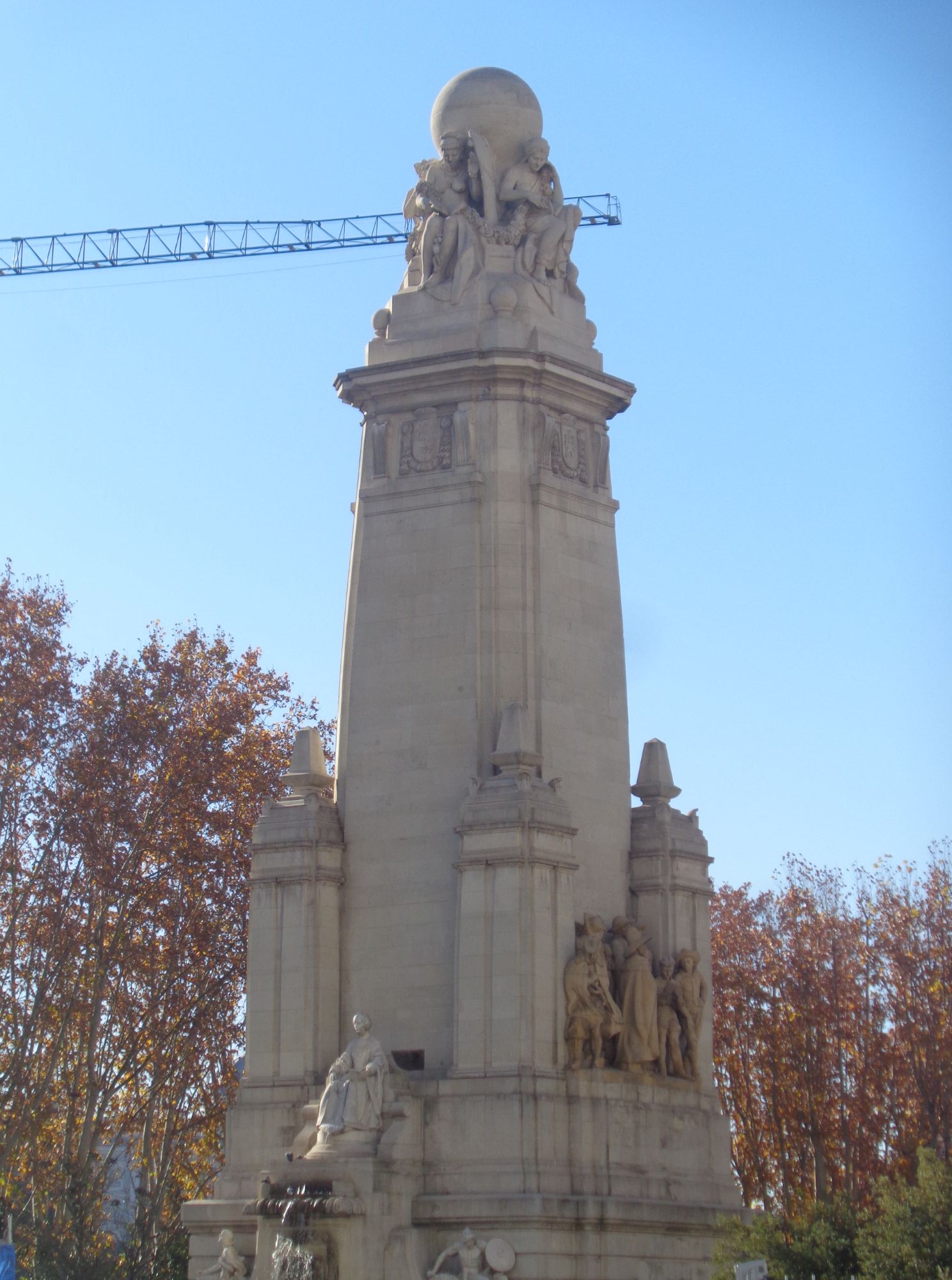 Madrid plaza de España side dec24