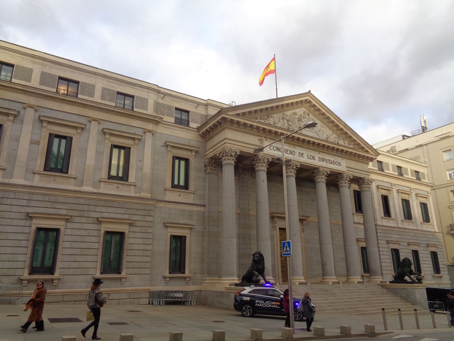 Madrid plaza de las Cortes congreso de diputados congress dec24