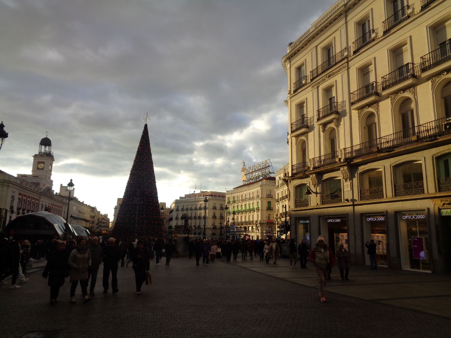 Madrid Puerta del Sol Christmas tree dec24