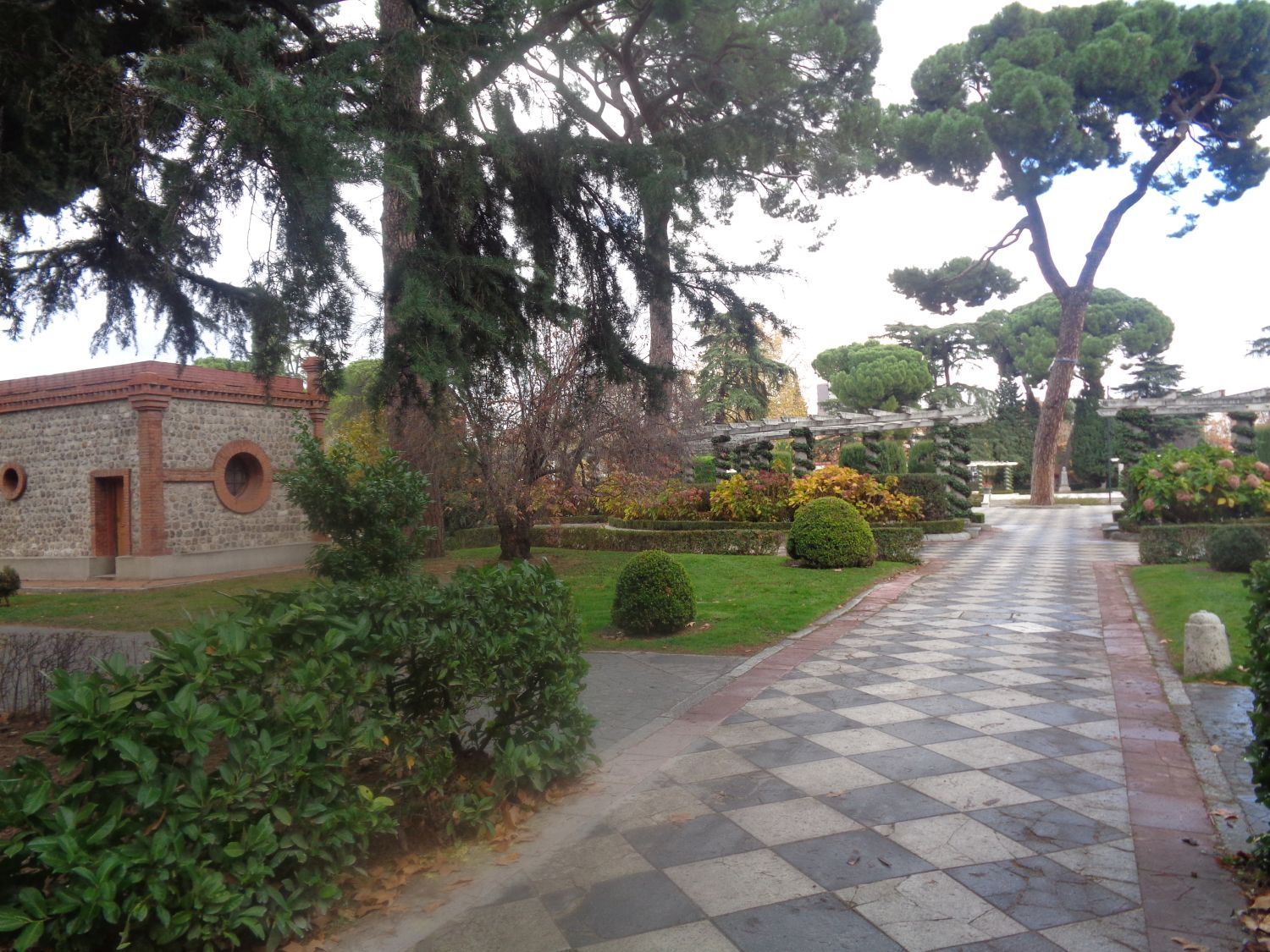 Madrid Retiro jardin Cecilio Rodriguez y Herrera Palacios dec24