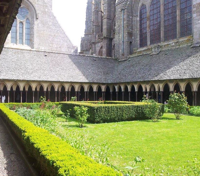 Mont Saint Michel ch cloister dec23