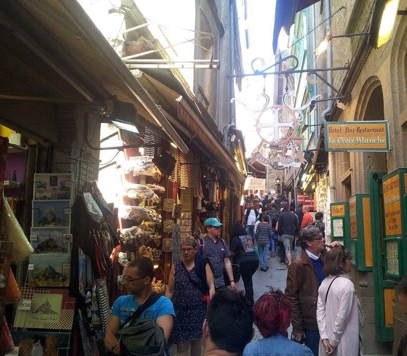 Mont Saint Michel grande rue dec23