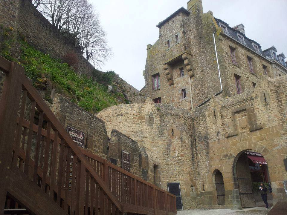 Mont Saint Michel Porte saint michel dec23
