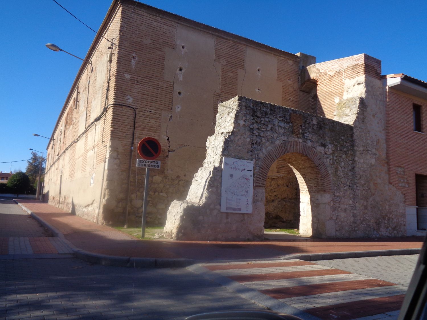 Olmedo Arco de San Francisco dec24
