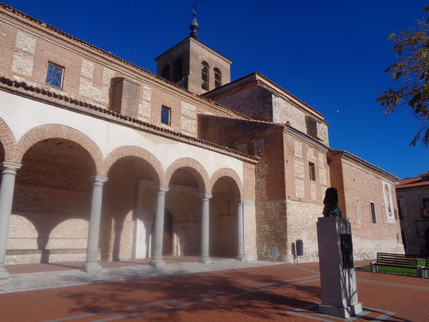 Olmedo ch Santa Maria del Castillo front dec24