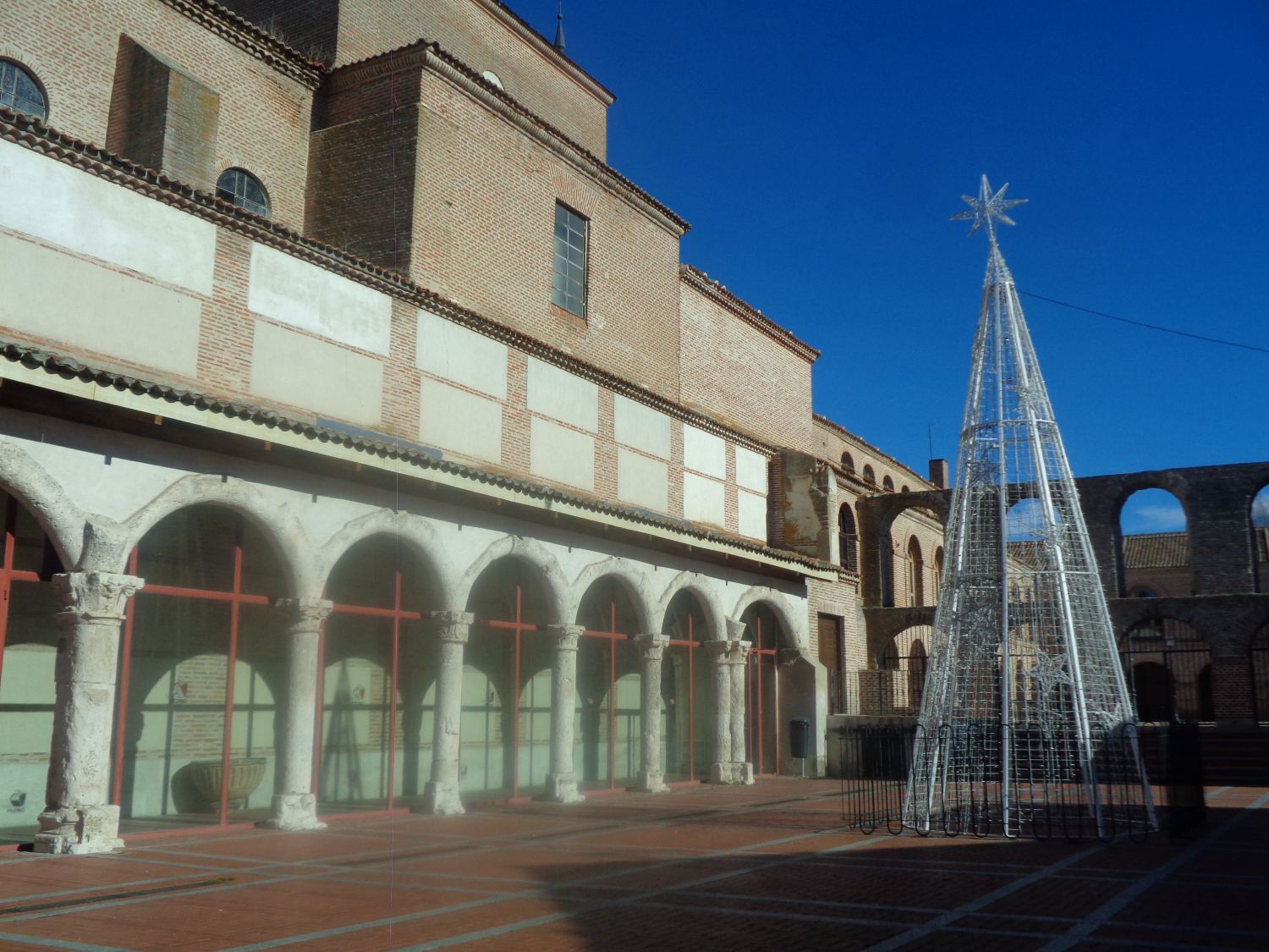 Olmedo Palacio del Caballero de Olmedo courtyard dec24