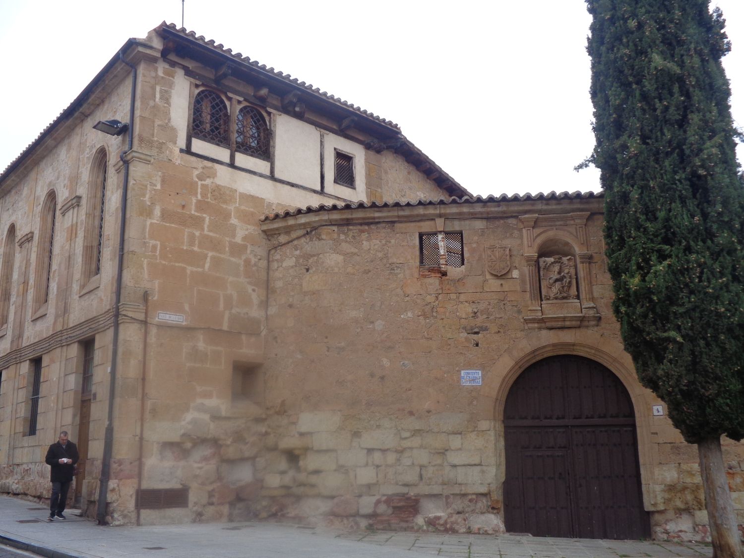 Salamanca convento de santa maria de la dueñas front dec24