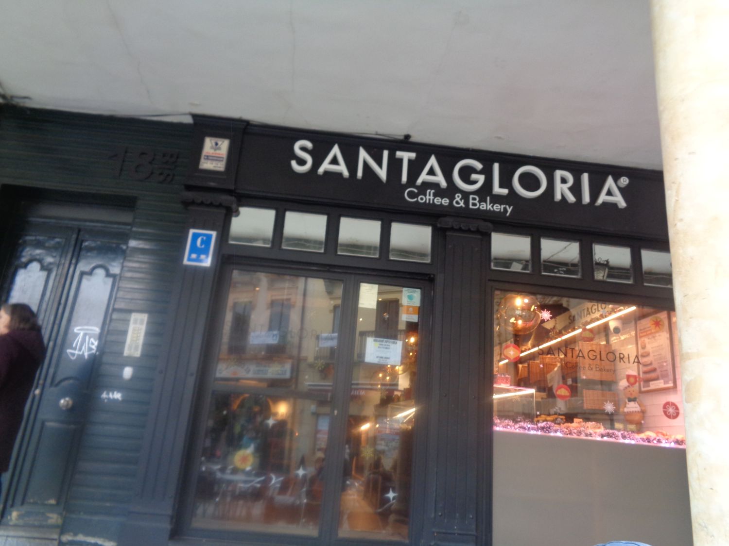 Salamanca SantaGloria bakery front door dec24