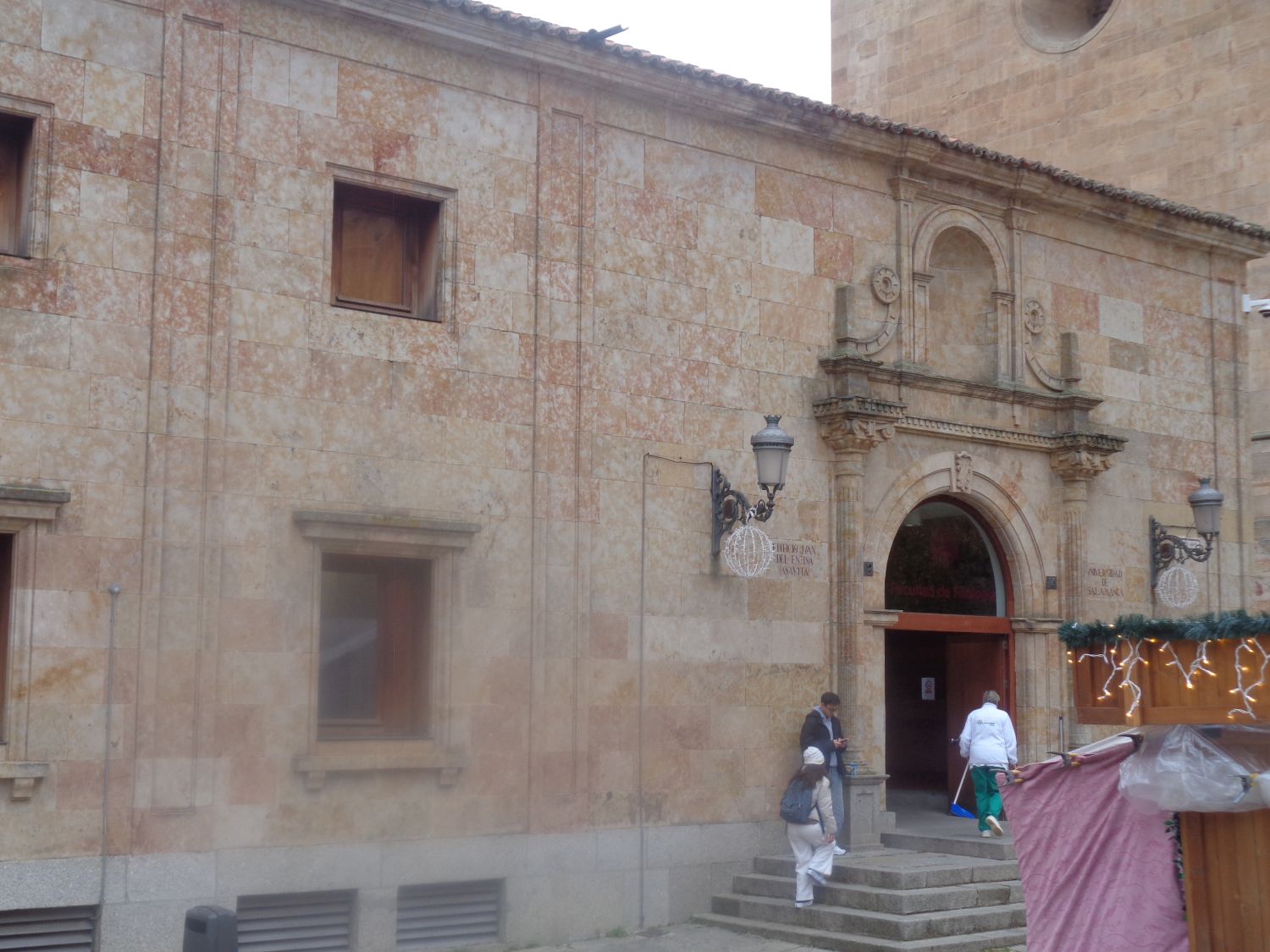 Salamanca Teatro Juan del Enzina univ front side dec24