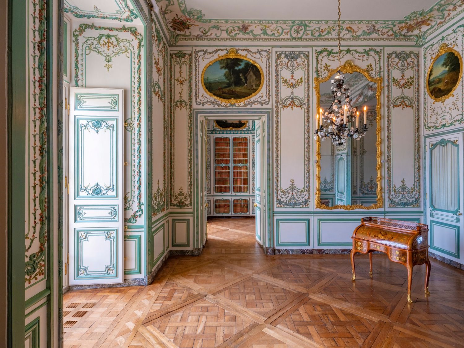 Versailles Château appartement de la Dauphine dec24