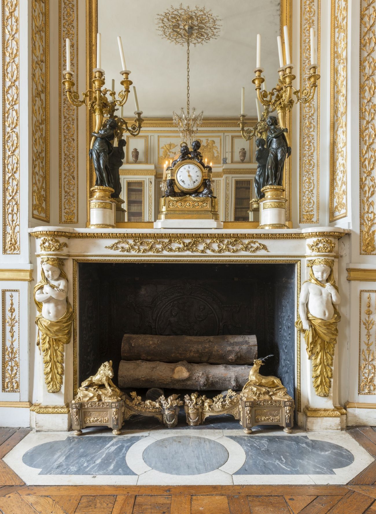 Versailles château cheminée bibliothèque de Louis xvi dec24