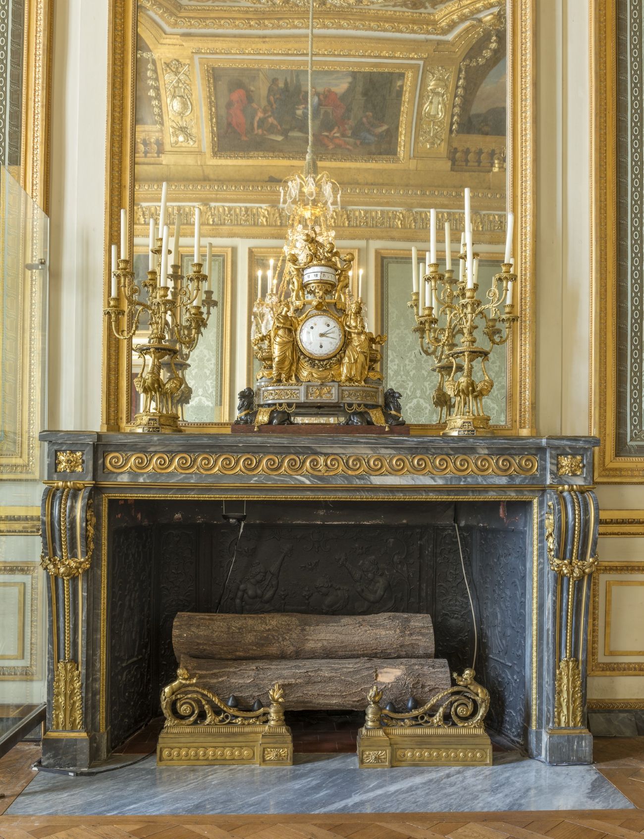 Versailles château Cheminée du Salon des Nobles de la Reine dec24