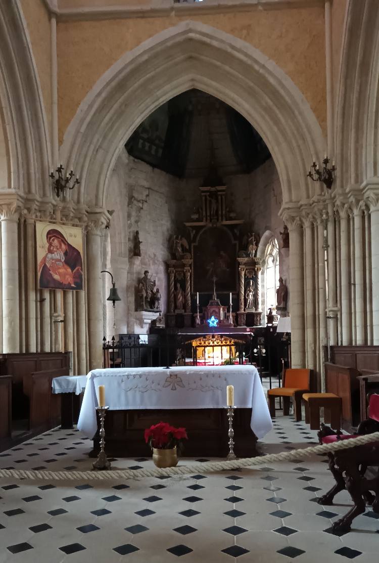Veules les Roses ch altar dec24