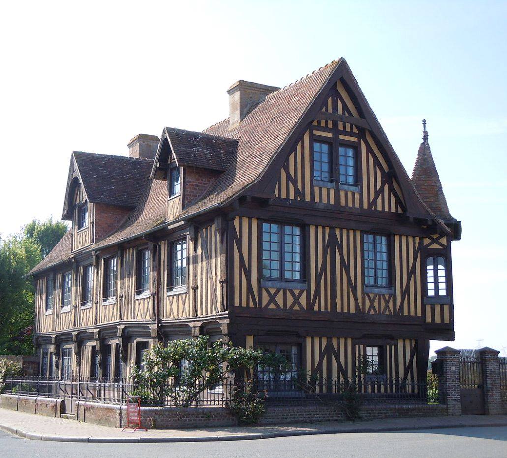 Beuvron en Auge Vieux Manoir 16C