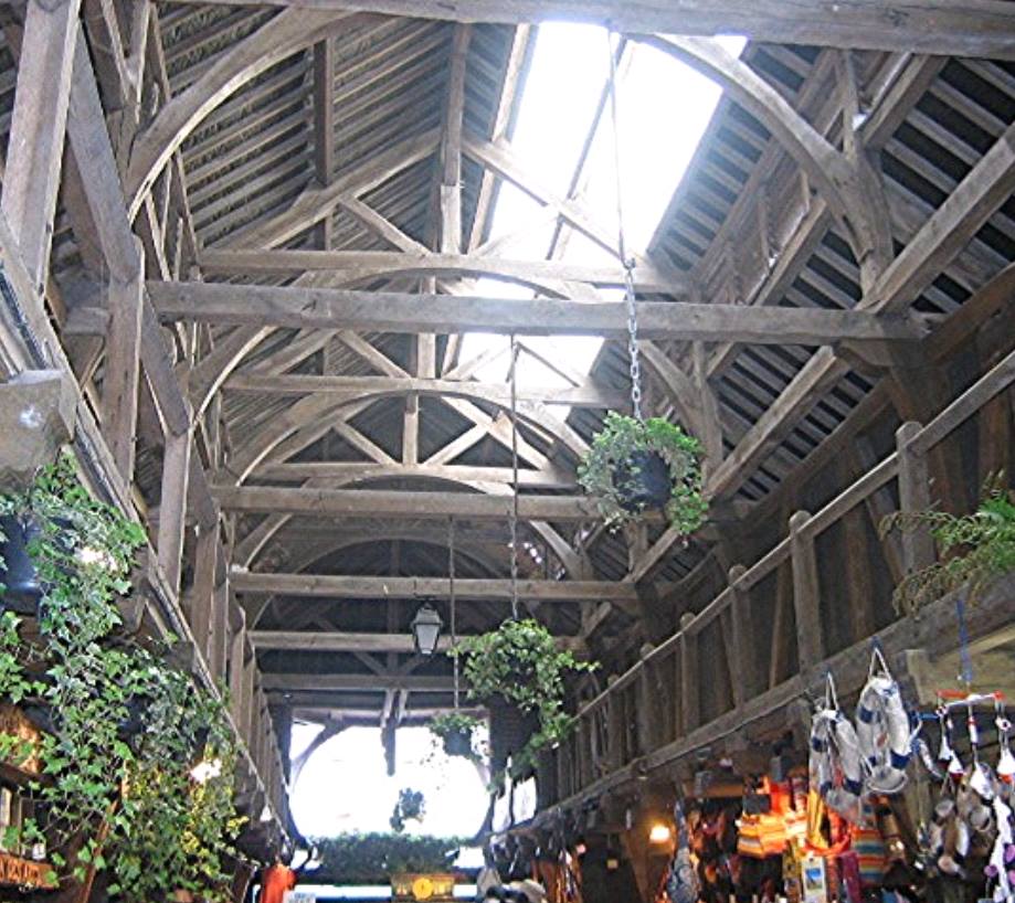 Etretat halles inside