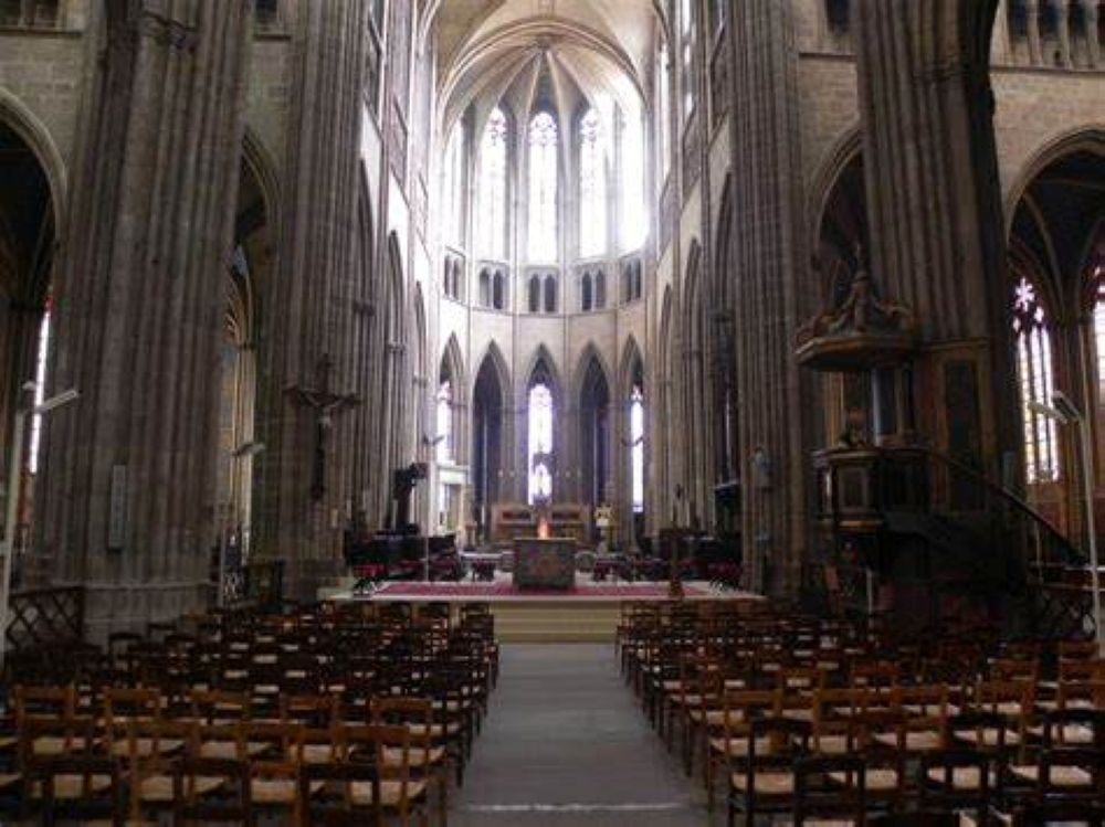 Limoges Cathédrale Saint-Étienne nave to aaltar