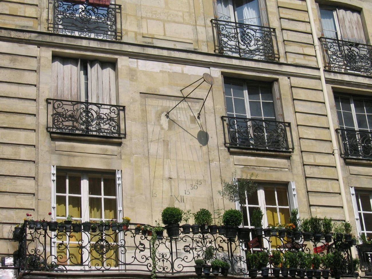 Paris Cadran hôtel de Chenizot, cour Rue St Louis en l'île, 4e