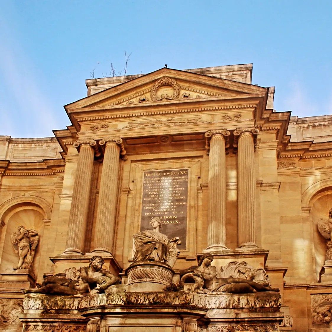 Paris Fontaine des 4 saisons, Rue de Grenelle, 7e