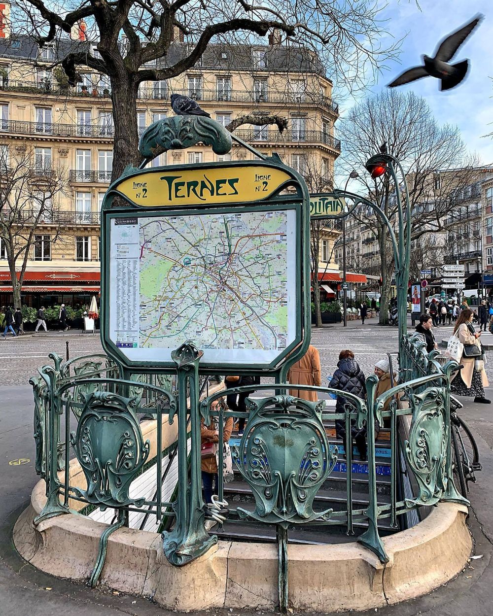 Paris metro Ternes
