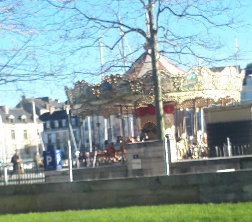 vannes-le-port-carrousel-dec24