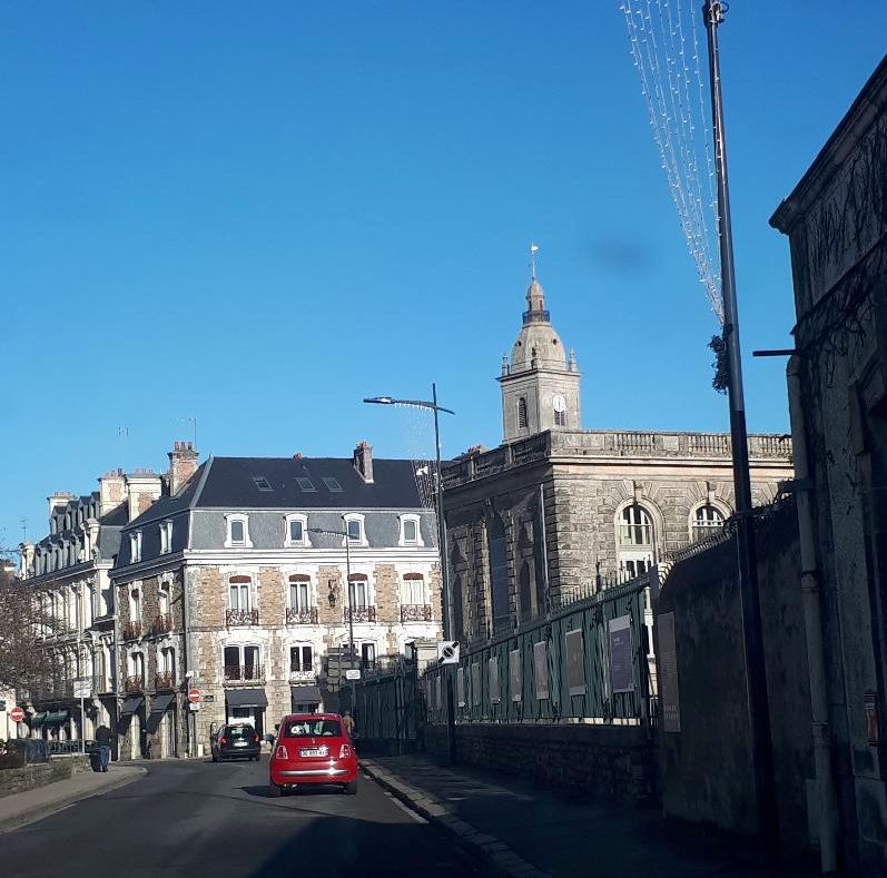 vannes-prefecture-right-to-ch-st-patern-belltower-ahead-dec24