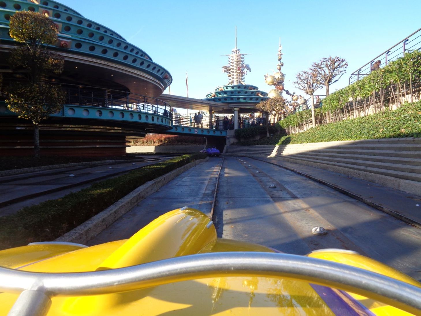 The Discoveryland Autopia cars ride !!! – Paris1972-Versailles2003